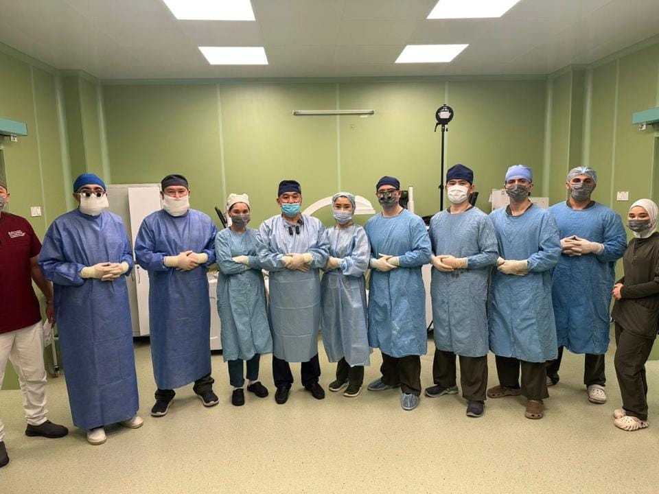ҚАЗАҚСТАН ӘЛЕМДІК КӨШБАСШЫЛАРДЫҢ ҚАТАРЫНА ЕНДІ: АЛҒАШ РЕТ БҮЙРЕКТІ ҮШТІК АЙҚАС ТРАНСПЛАНТАТТАУ ЖҮРГІЗІЛДІ